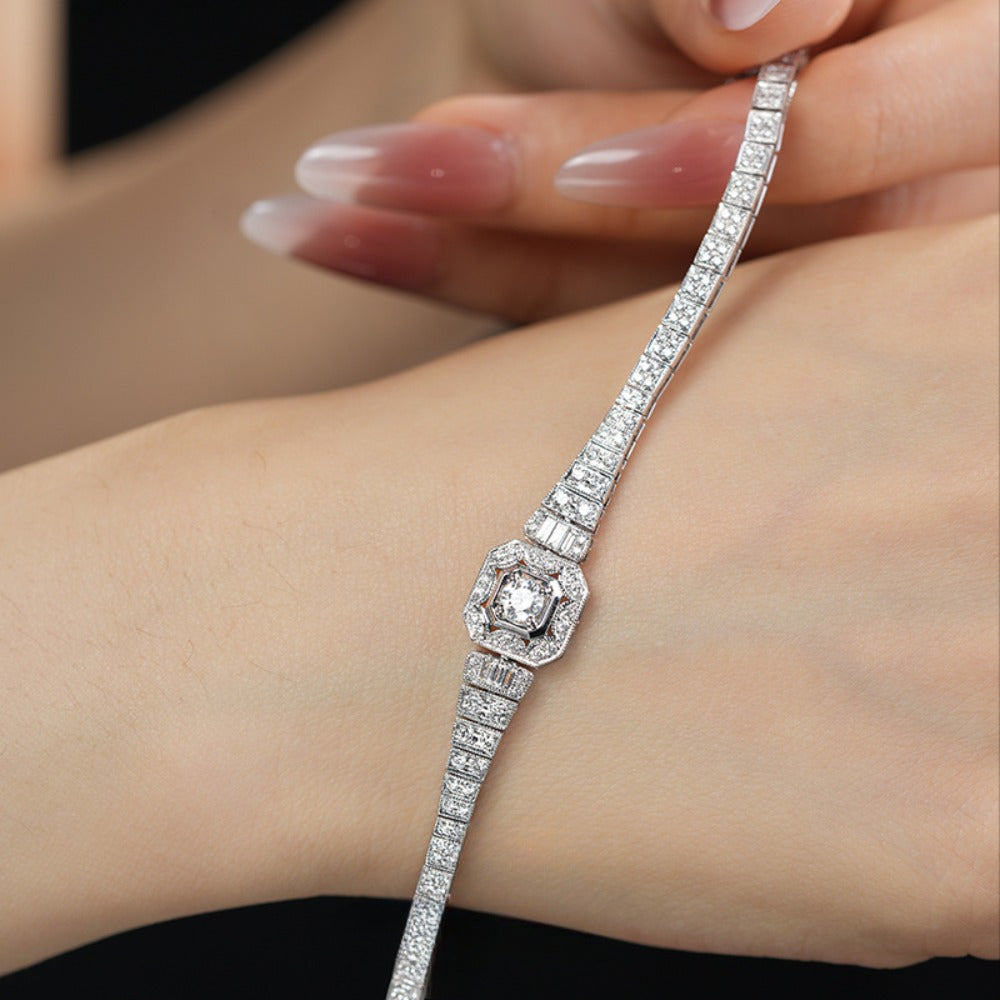 925 Sterling Silver Luxurious Synthetic Zirconia Bracelet, Gorgeous Jewelry, Women's Engagement Wedding Gift, Suitable for Daily Wear, Family Friends, Couples Vacation St. Patrick's Day Gift