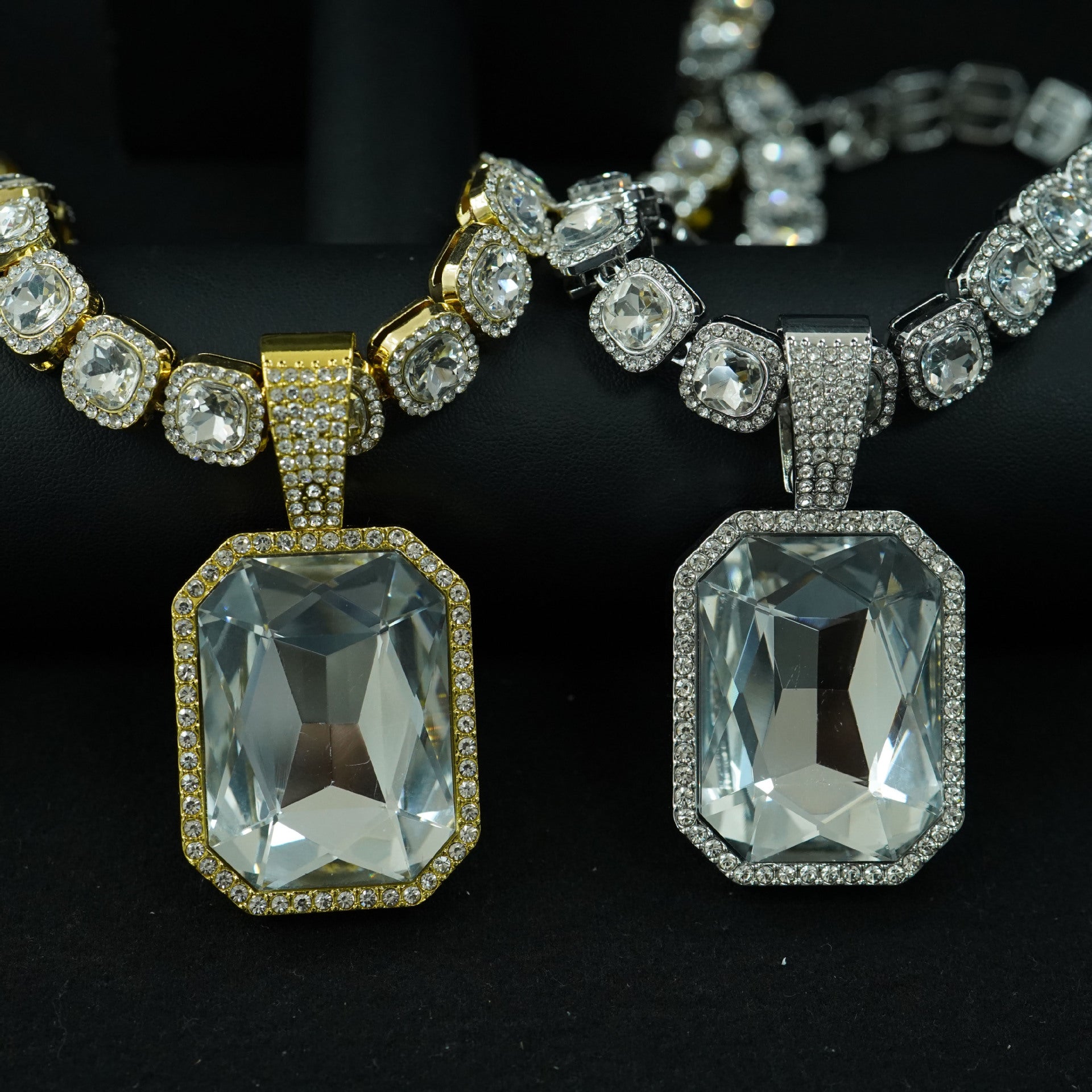 Hot-selling colored gem alloy pendant with colored gem Cuban necklace hip hop cool necklace