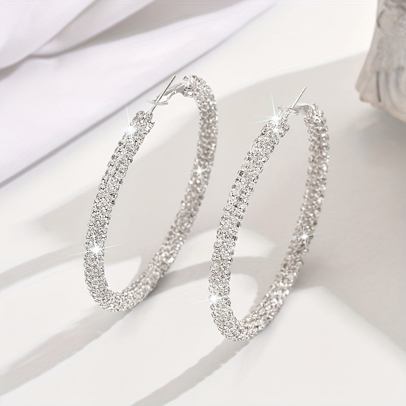 Chic Hoop Earrings, Perfect for Everyday And Casual Outfits, Make a Sophisticated Birthday Present for Women, Ideal for Local Storage