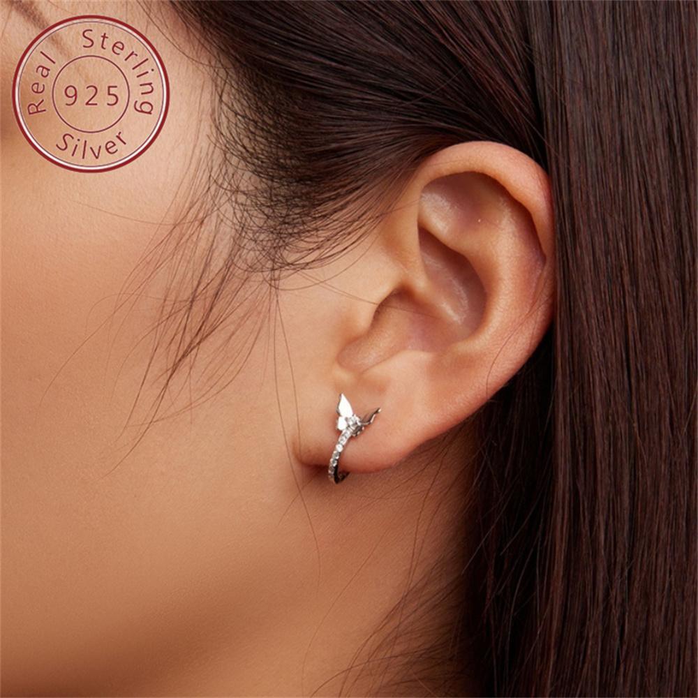 [Graduation Birthday Gift] This 925 Silver Butterfly-Shaped Earring Clip Is an Exquisite and Fashionable Jewelry Gift Suitable for Women on Both Daily and Festive Occasions. It Can Also Be Given as a Graduation or Birthday Present, and Comes with a Gift B