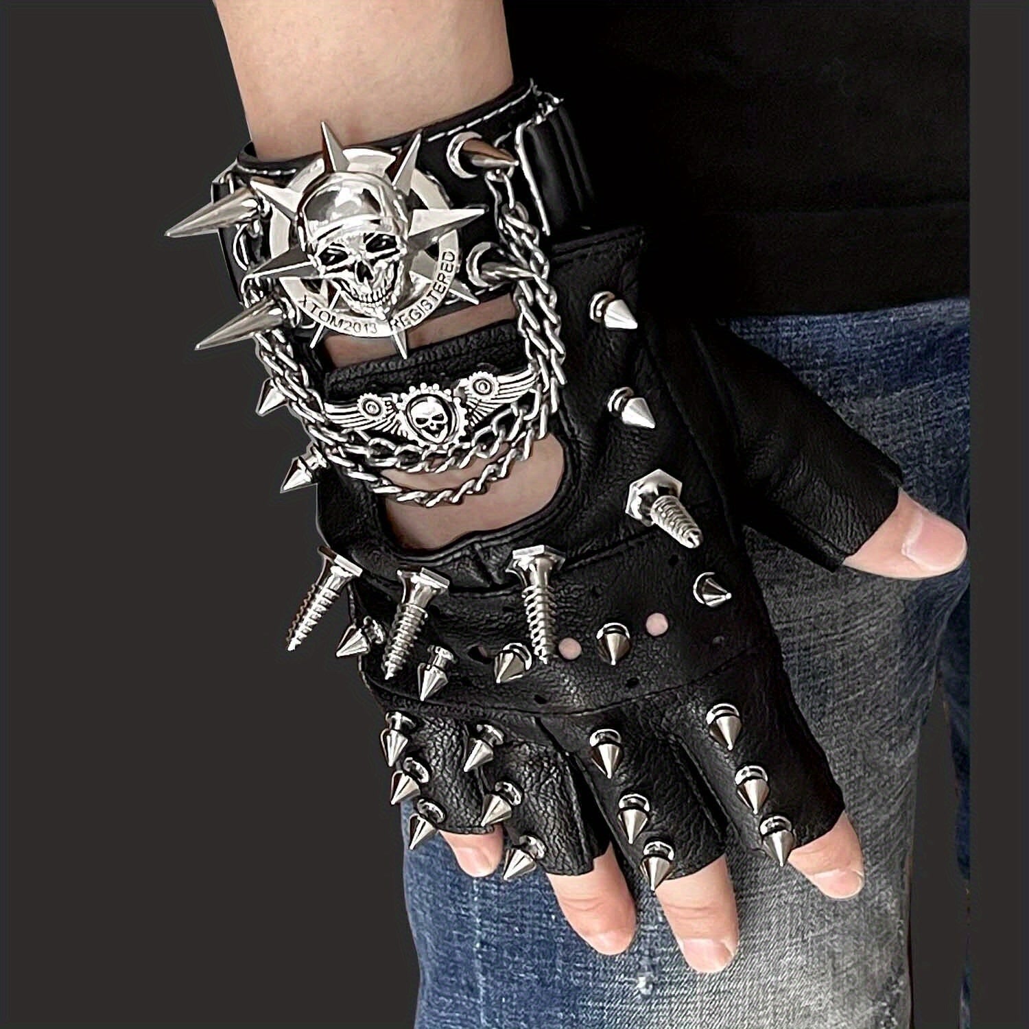 Men's Steampunk Motorcycle Leather Fingerless Gloves with Rivet & Chain Bracelet - Black Biker Style, Skull & Gear Design, One Size Fits Most, Motorcycle Gloves, Accessory for Bikers, Metallic Accent Details, Riding Gear, Fashion Enthusiasts