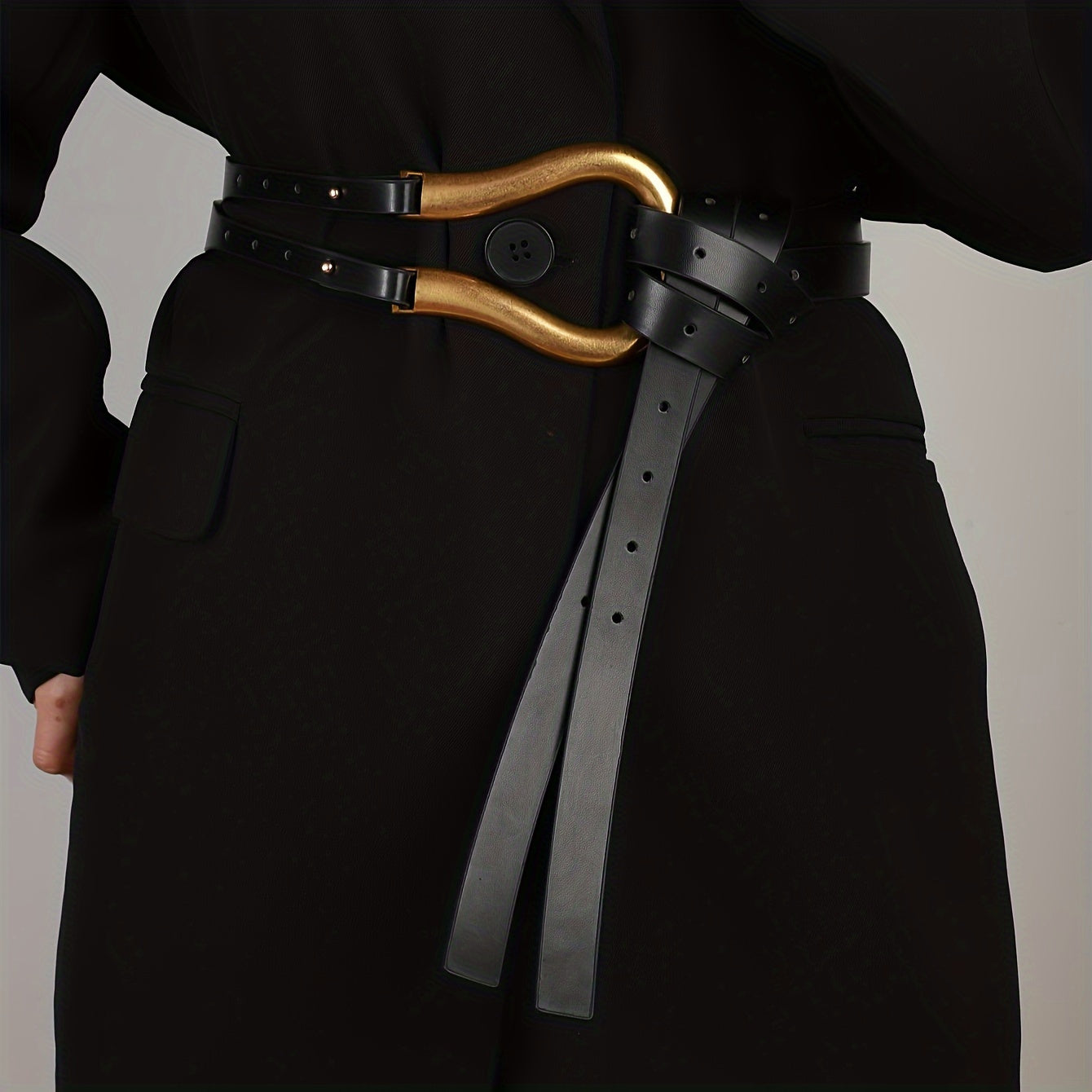 1pc of Women'S Stylish And Adaptable Belt, Featuring a Vintage Casual Design with a Horseshoe Buckle, Suitable for a Black Coat