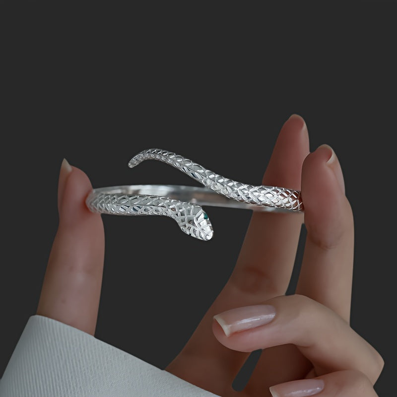 Adjustable Snake-Themed Bracelet Made of 925 Sterling Silver, Featuring Hypoallergenic Properties, Green Zirconia Eyes, Floral Accents, And a Creative Zodiac Snake Design, Perfect for a Retro Punk Style