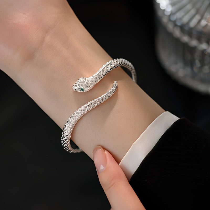 Adjustable Snake-Themed Bracelet Made of 925 Sterling Silver, Featuring Hypoallergenic Properties, Green Zirconia Eyes, Floral Accents, And a Creative Zodiac Snake Design, Perfect for a Retro Punk Style