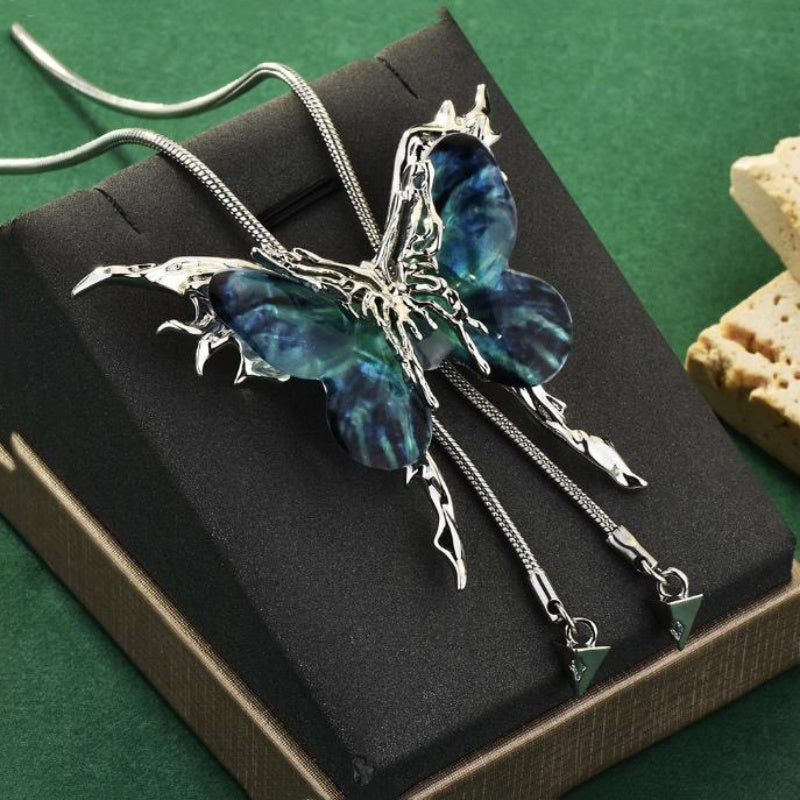 Chic Butterfly Y-Shaped Necklace Designed for Women - Stylish Synthetic Cubic Zirconia Chain That Rests on The Collarbone, Perfect for Any Season And Ideal for Everyday Outfits