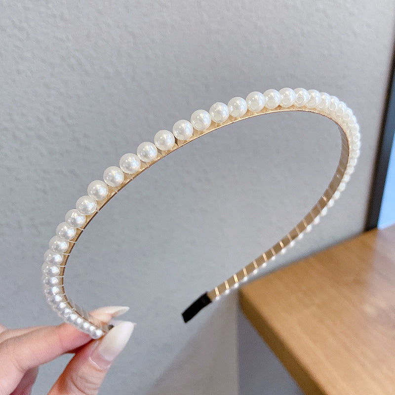 Set of 10 Elegant And Easy Imitation Pearl Hair Bands Featuring Different Styles, Perfect for Parties, Everyday Hairstyles, And Outfits. These Hair Accessory Sets Are Ideal Gifts for Women And, with a Random Mix of 10pcs