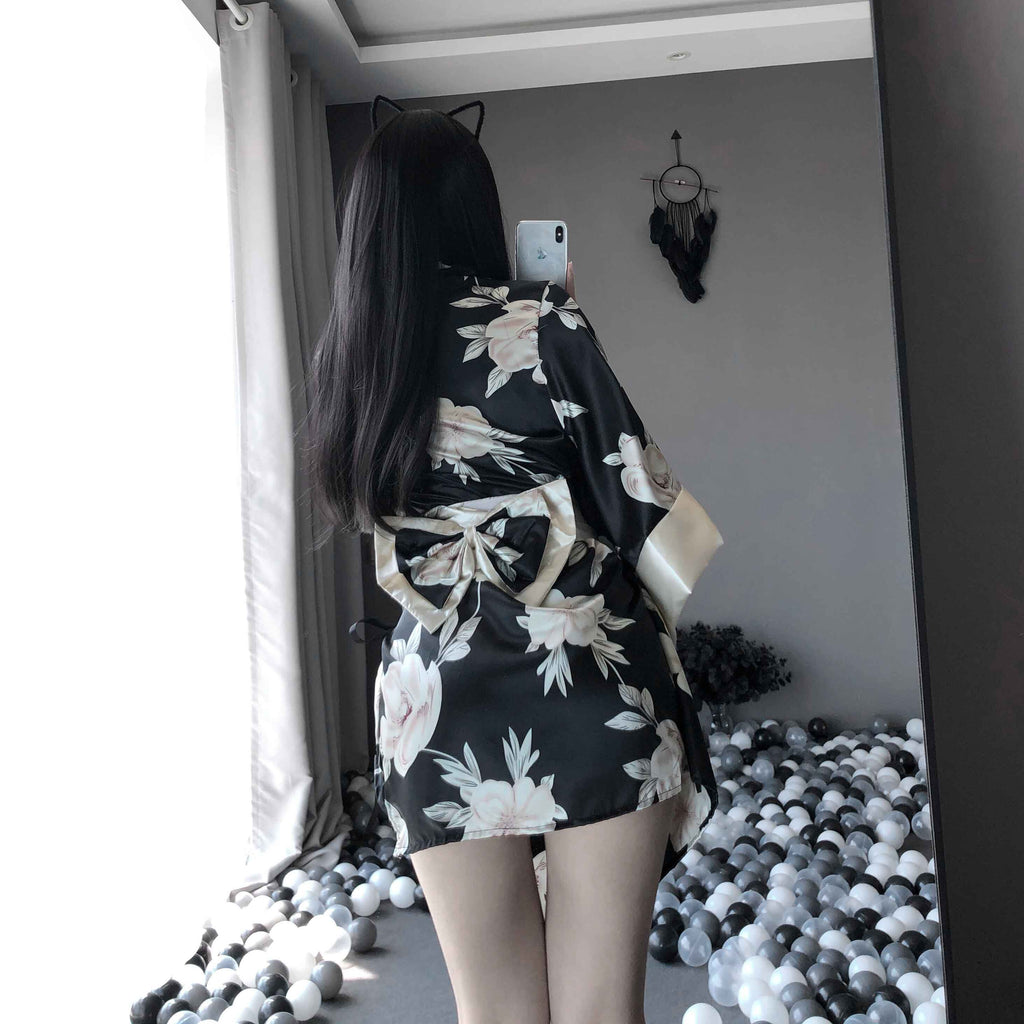 T-2412 Magnolia Japanese kimono