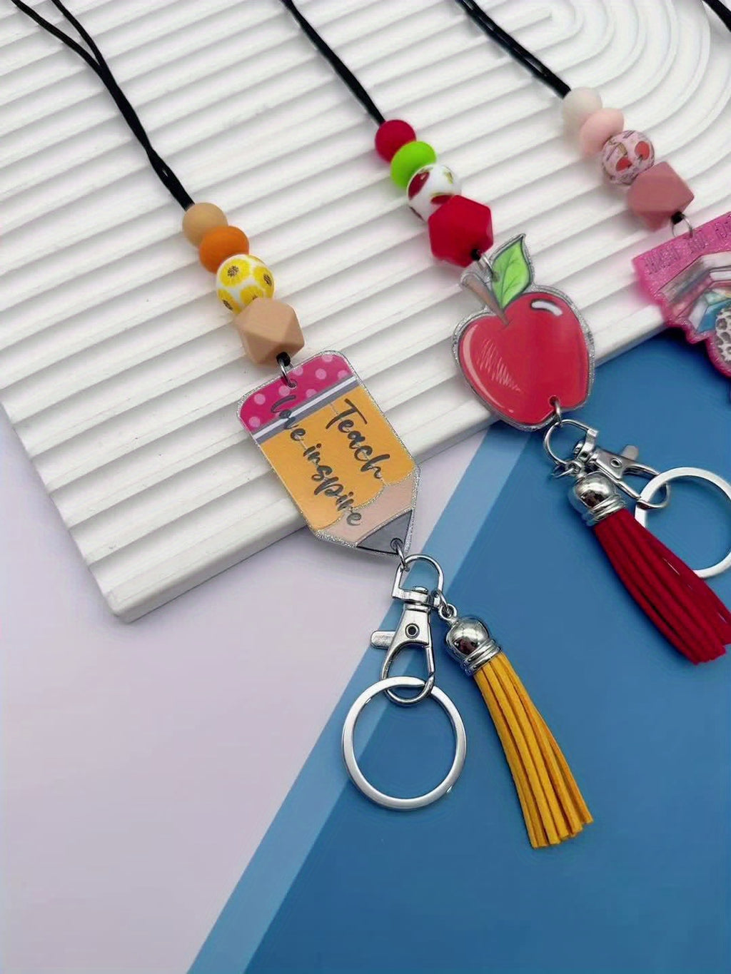 4pcs/set Apple Acrylic Neck Hanging Rope Keychain Work ID Badge Neck Hanging Rope Anti Lost Keychain Teacher'S Day Back To Graduation Season Gift