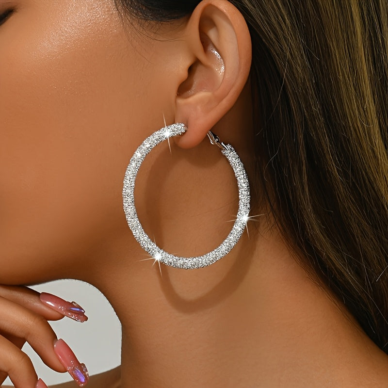 Chic Hoop Earrings, Perfect for Everyday And Casual Outfits, Make a Sophisticated Birthday Present for Women, Ideal for Local Storage