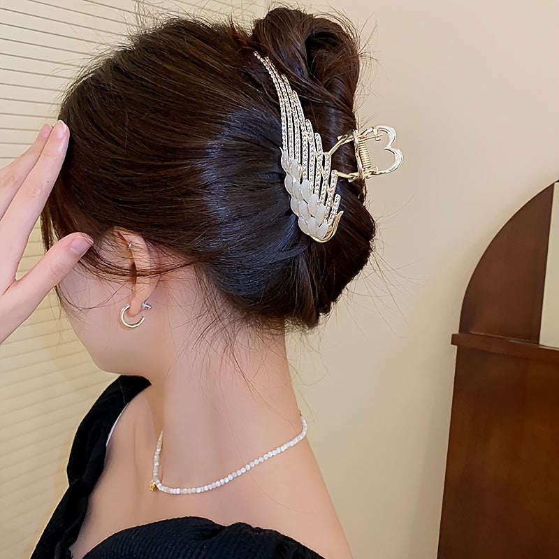 2pcs set of new French-style exquisite black and white angel wing design rhinestone sparkling hair clips for everyday parties and outdoor decoration. Suitable for s and women to wear on a daily basis, on vacation, or at parties. An ideal choic