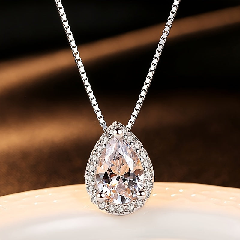 Water Drop Moissanite Pendant Necklaces for Women, 1CT D Color Moissanite Moissanite Necklaces, 925 Sterling Silver Drop Necklaces, Bridal Set Jewelry Gifts with Certificate