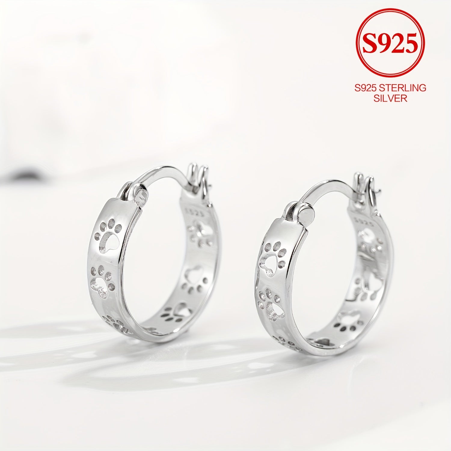 925 Sterling Silver Hoop Earrings for Simple Holiday Style, No Mosaics, Everyday and Gift Occasions, Valentine's Day Gift Ideas, Elegant Animal Claw Jewelry for All Seasons