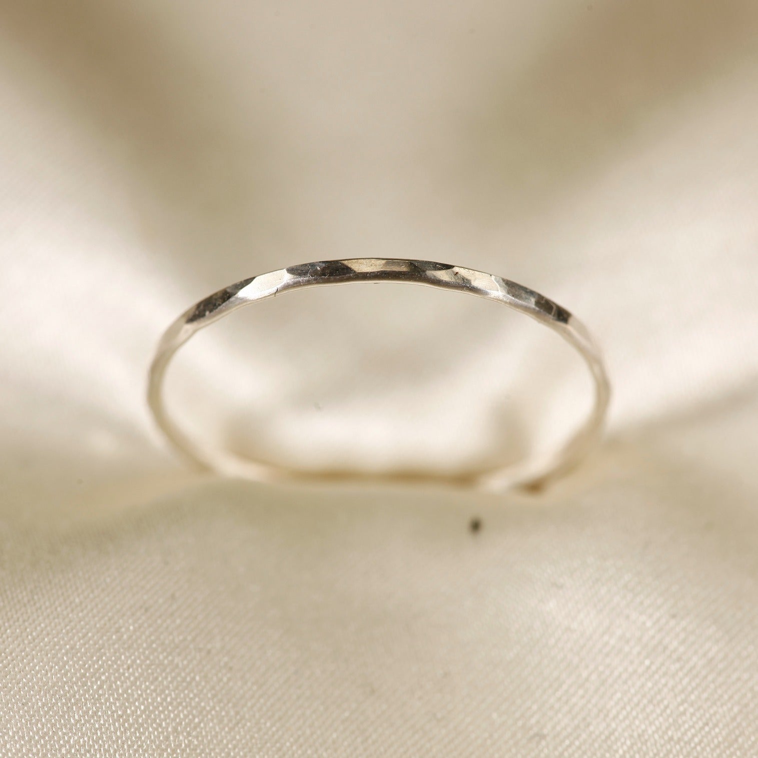 MASTERETSAM 1.0 mm Hammered 925 Sterling Silver Hammered Ring, Sterling Silver Stackable Ring, Available in U.S. Standard Sizes.
