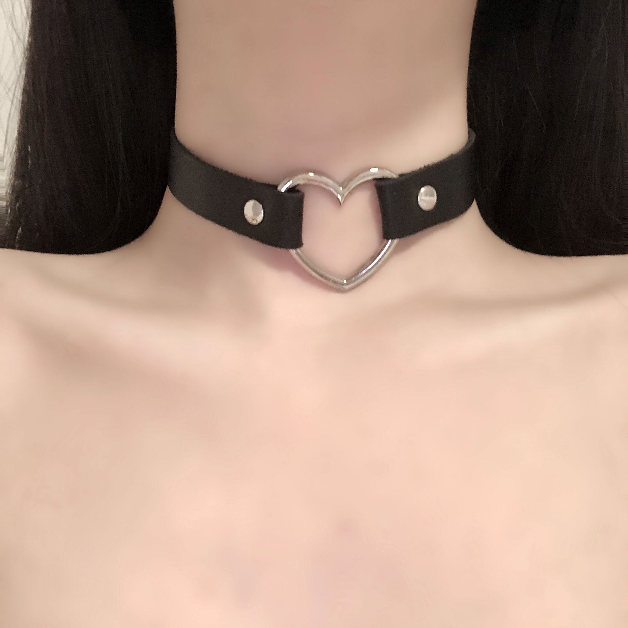 P-63 Punk leather peach heart collar