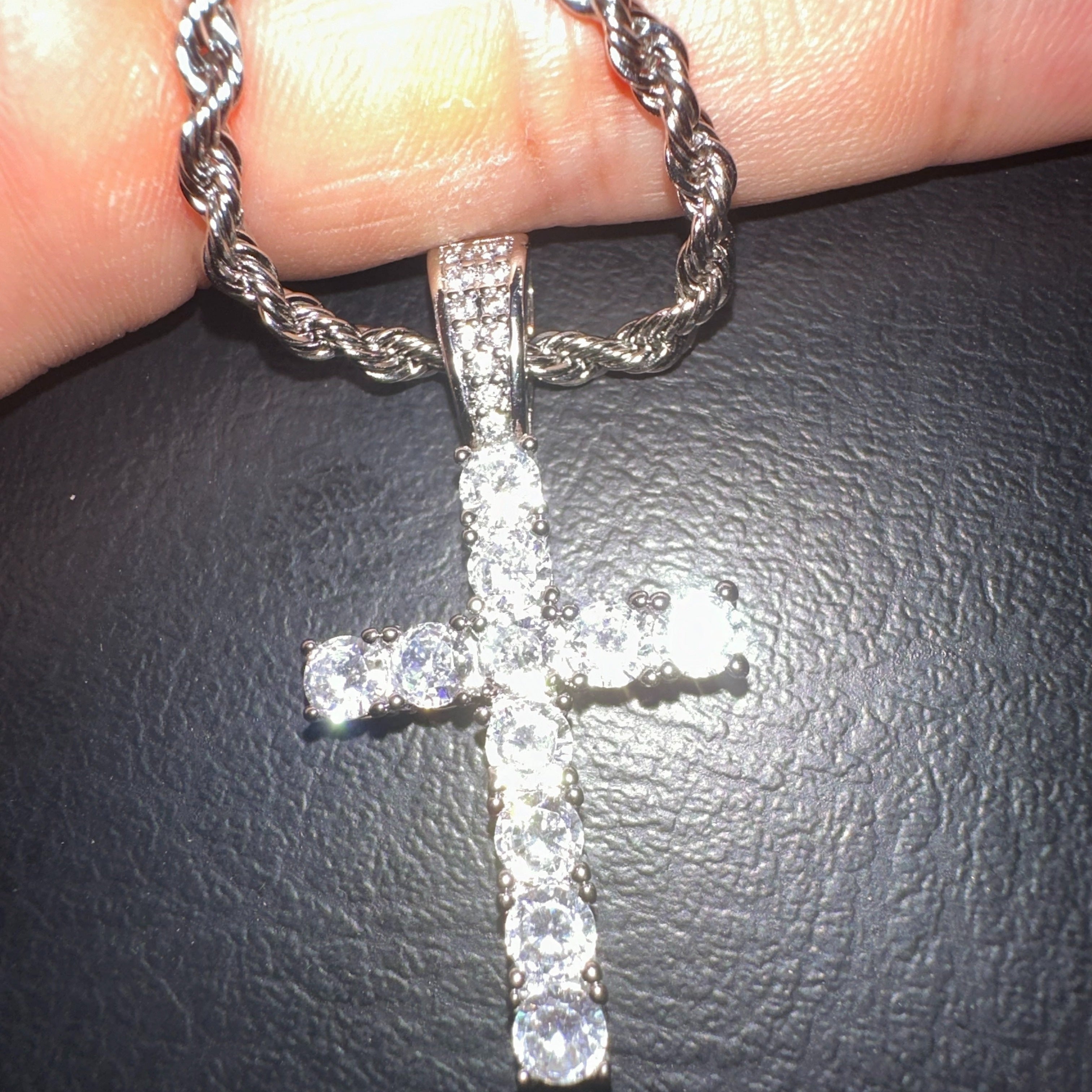 925 sterling Silvery cross pendant necklace - hypoallergenic, luxurious, and durable Men's jewelry - the perfect gift for lovers, friends, and rappers, suitable for banquets, parties, and special occasions