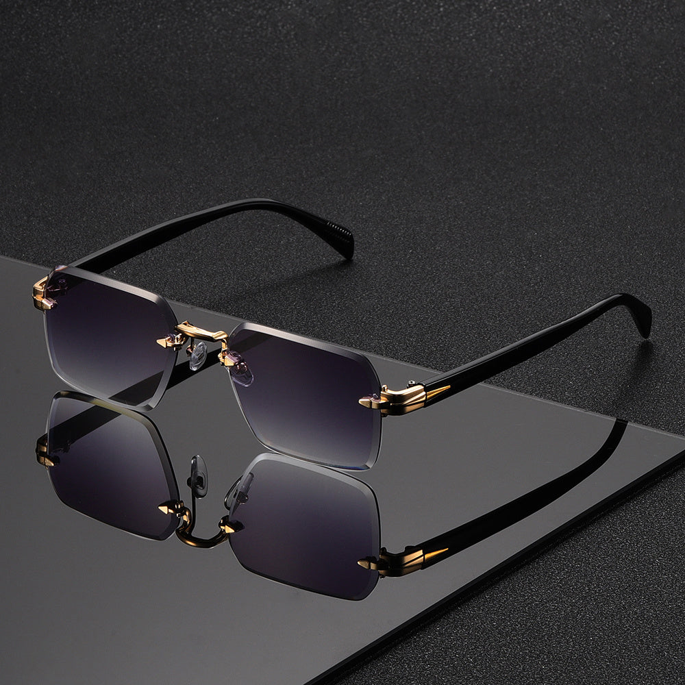 High-End Metal Gradient, Choice of High-Definition Lens Quality. Exquisite Edge-Cutting Craftsmanship Interprets Light Luxury And Fashion. A Fine Gift, a Tasteful Birthday Present