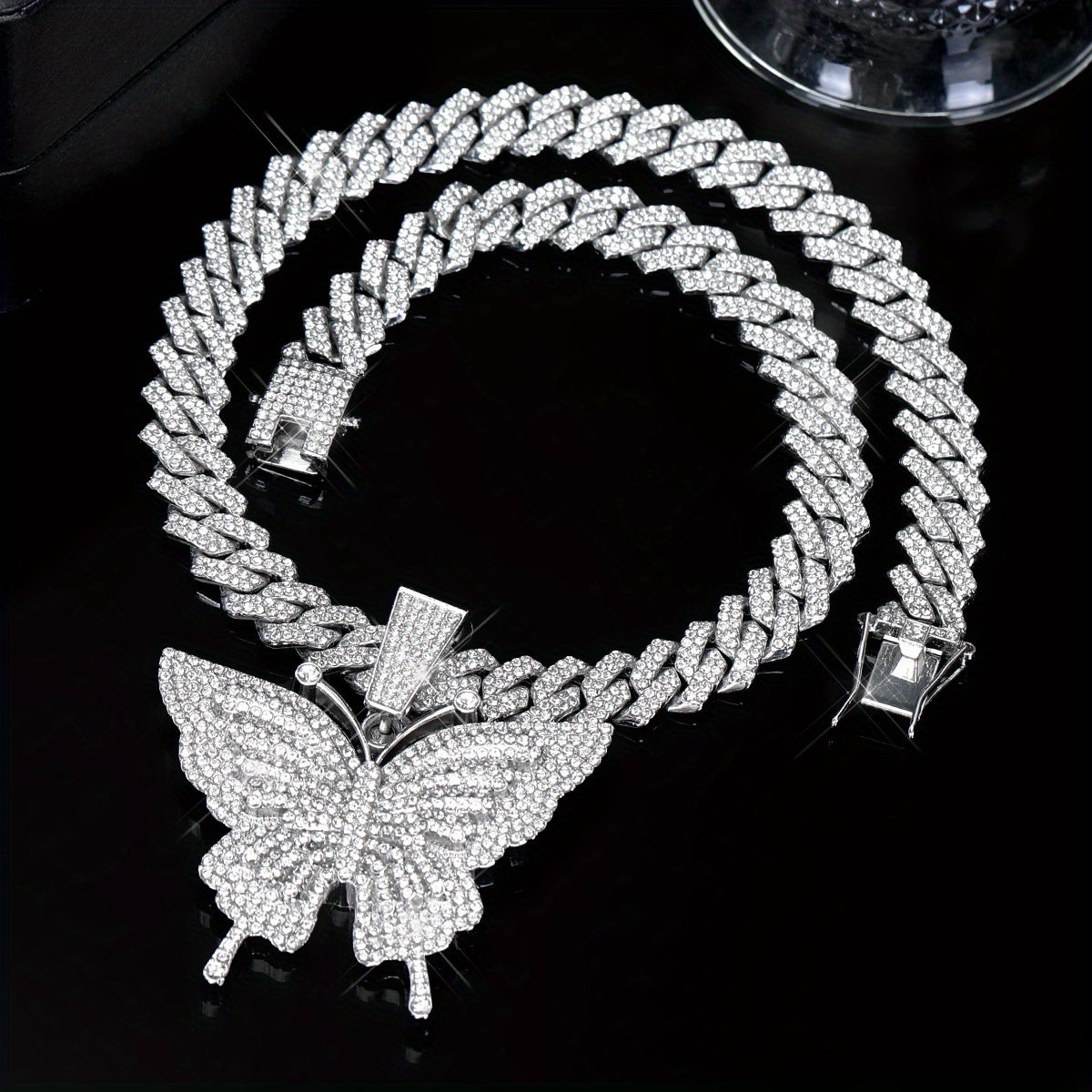 [Elegant Butterfly Necklace] Beautiful and Elegant Colorful Butterfly Pendant Necklace | Various Colors of Cuba Chain Can Be Selected