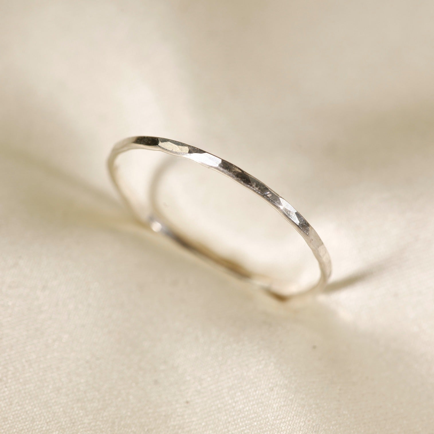 MASTERETSAM 1.0 mm Hammered 925 Sterling Silver Hammered Ring, Sterling Silver Stackable Ring, Available in U.S. Standard Sizes.