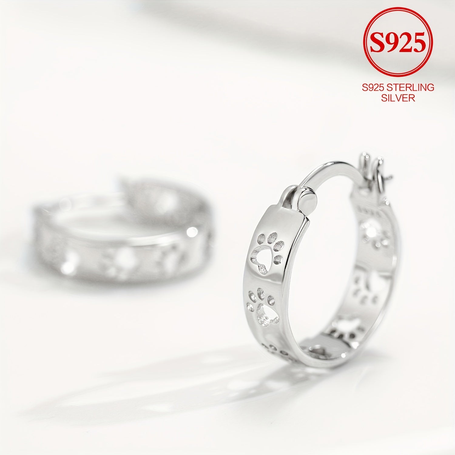925 Sterling Silver Hoop Earrings for Simple Holiday Style, No Mosaics, Everyday and Gift Occasions, Valentine's Day Gift Ideas, Elegant Animal Claw Jewelry for All Seasons