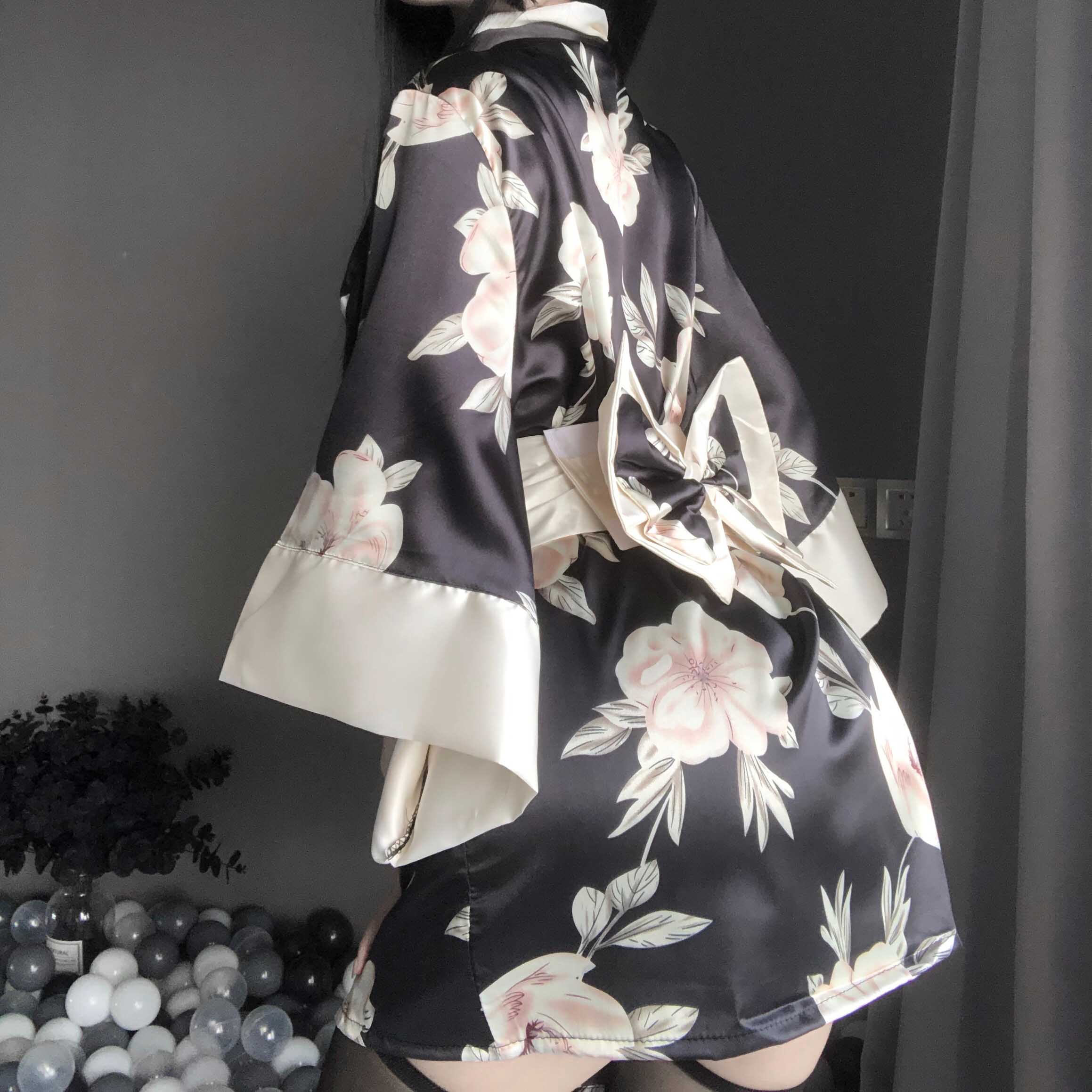 T-2412 Magnolia Japanese kimono