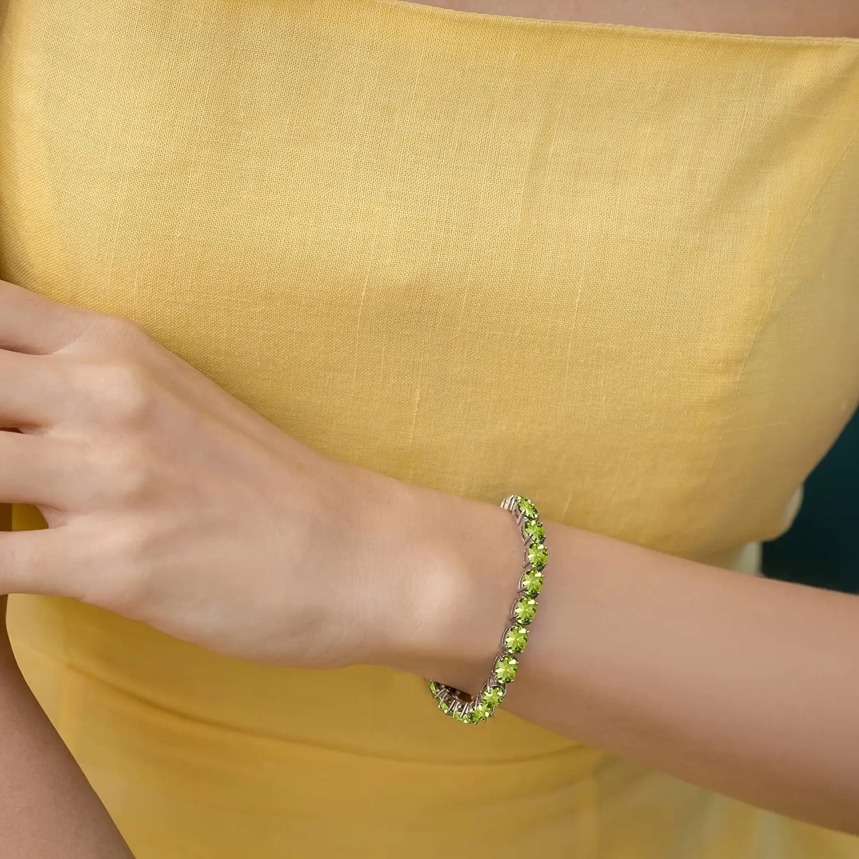 Green Peridot Women's Tennis Bracelet, 925 Silver, Delicate and Elegant in Niche Colors, Women's Jewelry. Suitable for Daily Party Wear. Birthday, Mother's Day Valentine's Day Gift, Date Accessories, Party Jewelry, Total Product Weight (4.85g)
