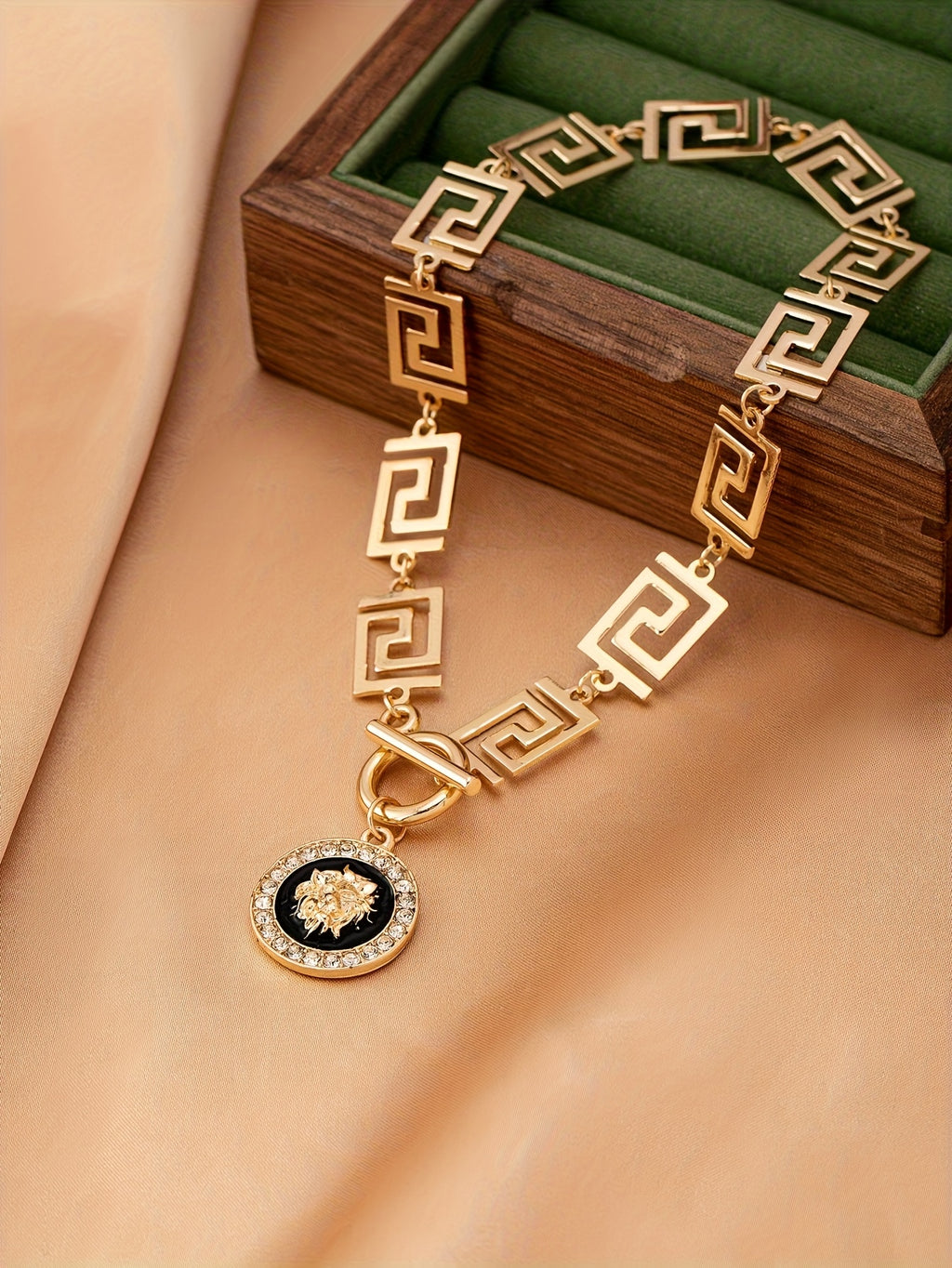 Golden Bohemian Lion Head Pendant Stainless Steel Ankle Chain, Paired with Black - Women's Fashion Casual Wear, Stainless Steel Chain, with a Gift Bag
