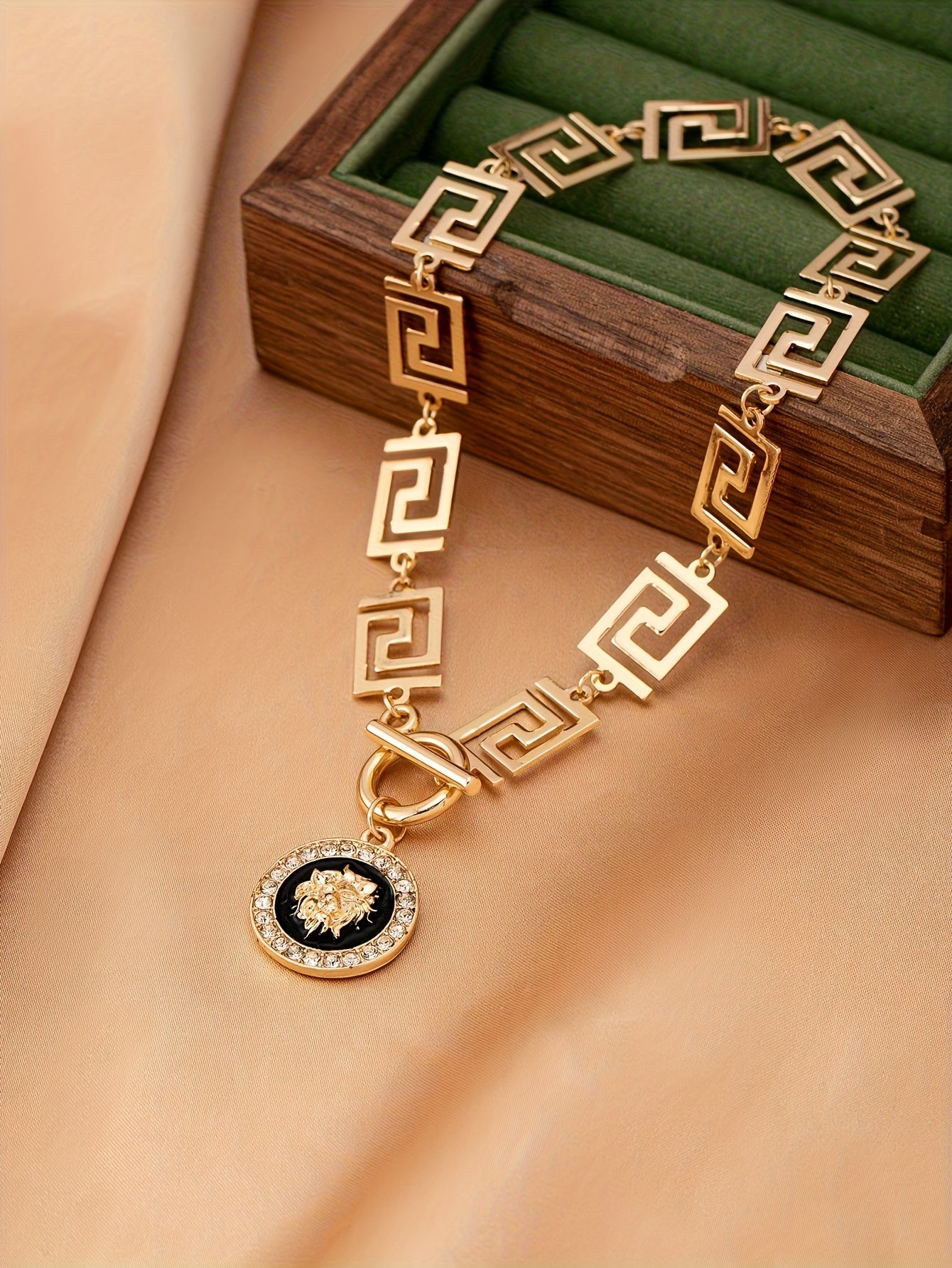 Golden Bohemian Lion Head Pendant Stainless Steel Ankle Chain, Paired with Black - Women's Fashion Casual Wear, Stainless Steel Chain, with a Gift Bag