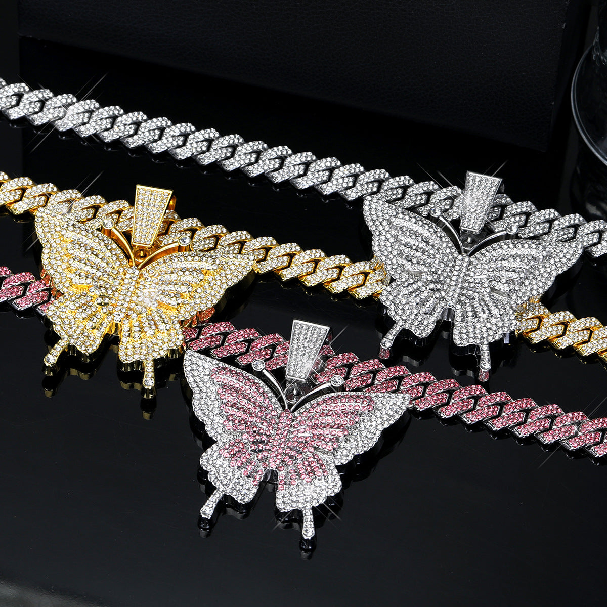 [Elegant Butterfly Necklace] Beautiful and Elegant Colorful Butterfly Pendant Necklace | Various Colors of Cuba Chain Can Be Selected
