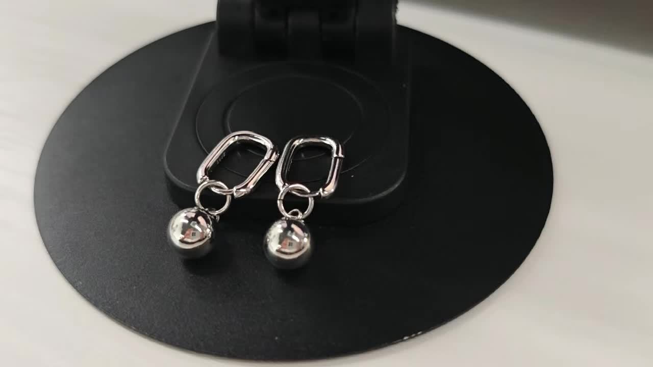 1 Pair of Women's S925 Silver Simple High-End Geometric Glossy Large Round Bead Pendant Everyday Multifunctional Party Earrings no box