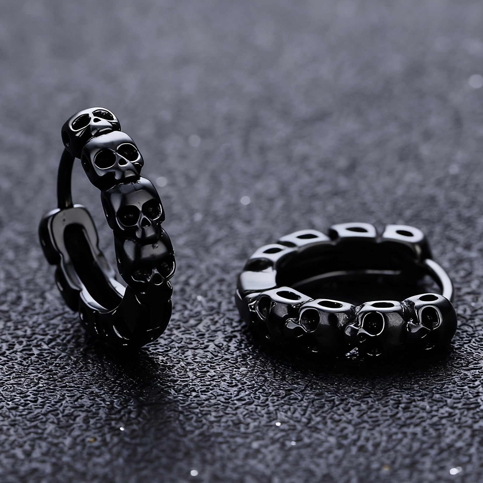 1 Pair of Fashionable Circular Earrings for Women, with Gothic Skull Design, Anti-Allergy, Suitable for Both Men And Women, As a Gift for Daily Halloween Parties