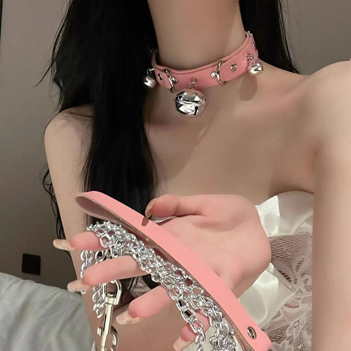 P-10  Classic big bell leather collar