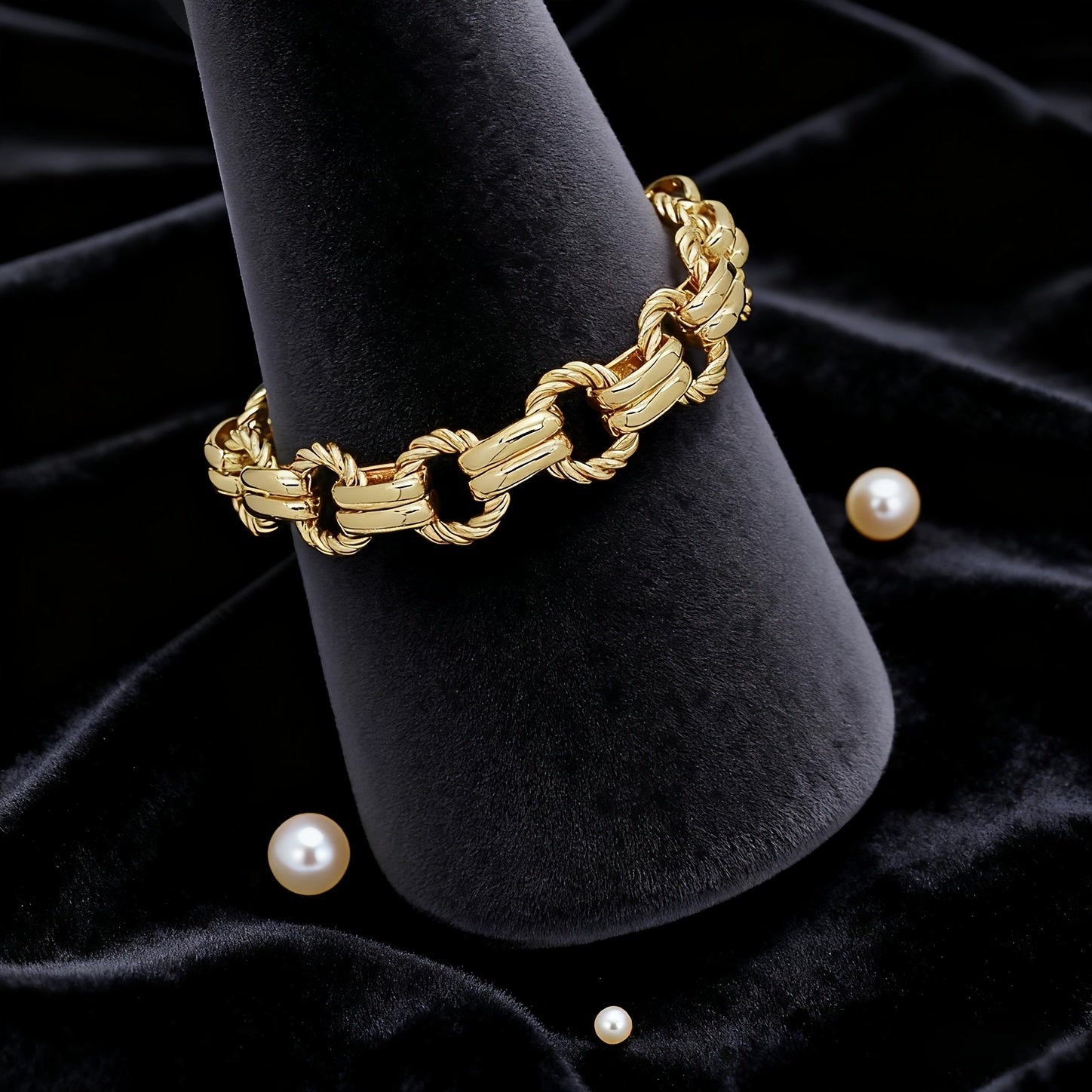 Fashionable Alloy Chain Bracelet for Women, Perfect As a Gift