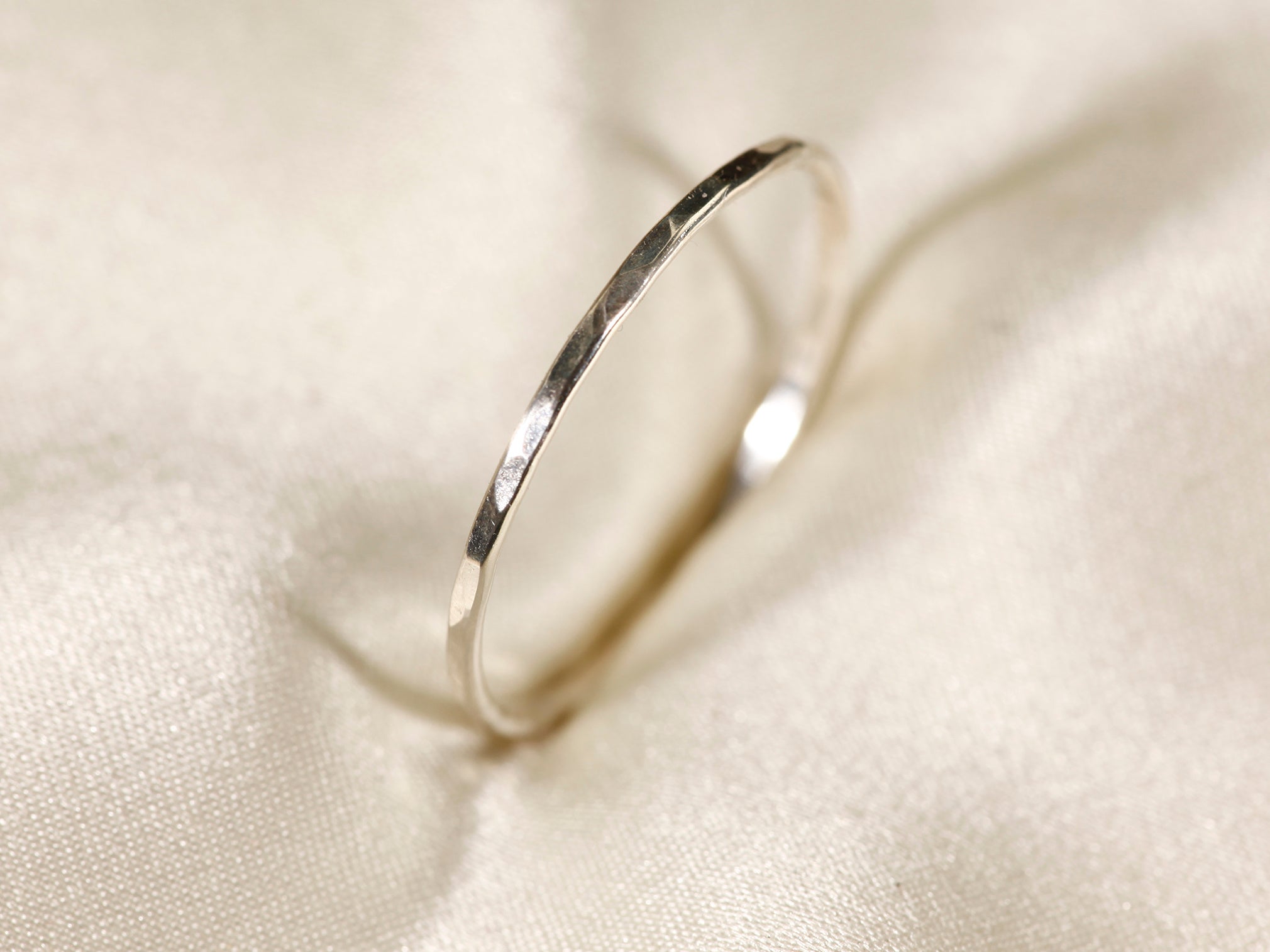 MASTERETSAM 1.0 mm Hammered 925 Sterling Silver Hammered Ring, Sterling Silver Stackable Ring, Available in U.S. Standard Sizes.