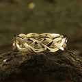 Ladies 18K Gold-plated Copper Woven Hollow Ring, Luxurious Woven Design, Suitable for All Seasons, Perfect for Weddings, Anniversaries, Parties, and Other Occasions - No Gemstone Inlay.