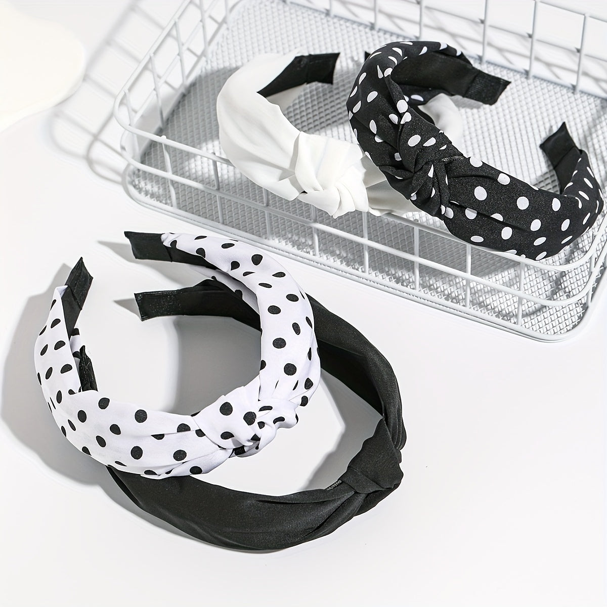 4pcs Women’s Knotted Headbands – Stylish Wide Brimmed Hair Accessories with Elegant Polka Dot Design in Black & White, Retro and Minimalist Look for Daily Wear, Cute Hair Accessories