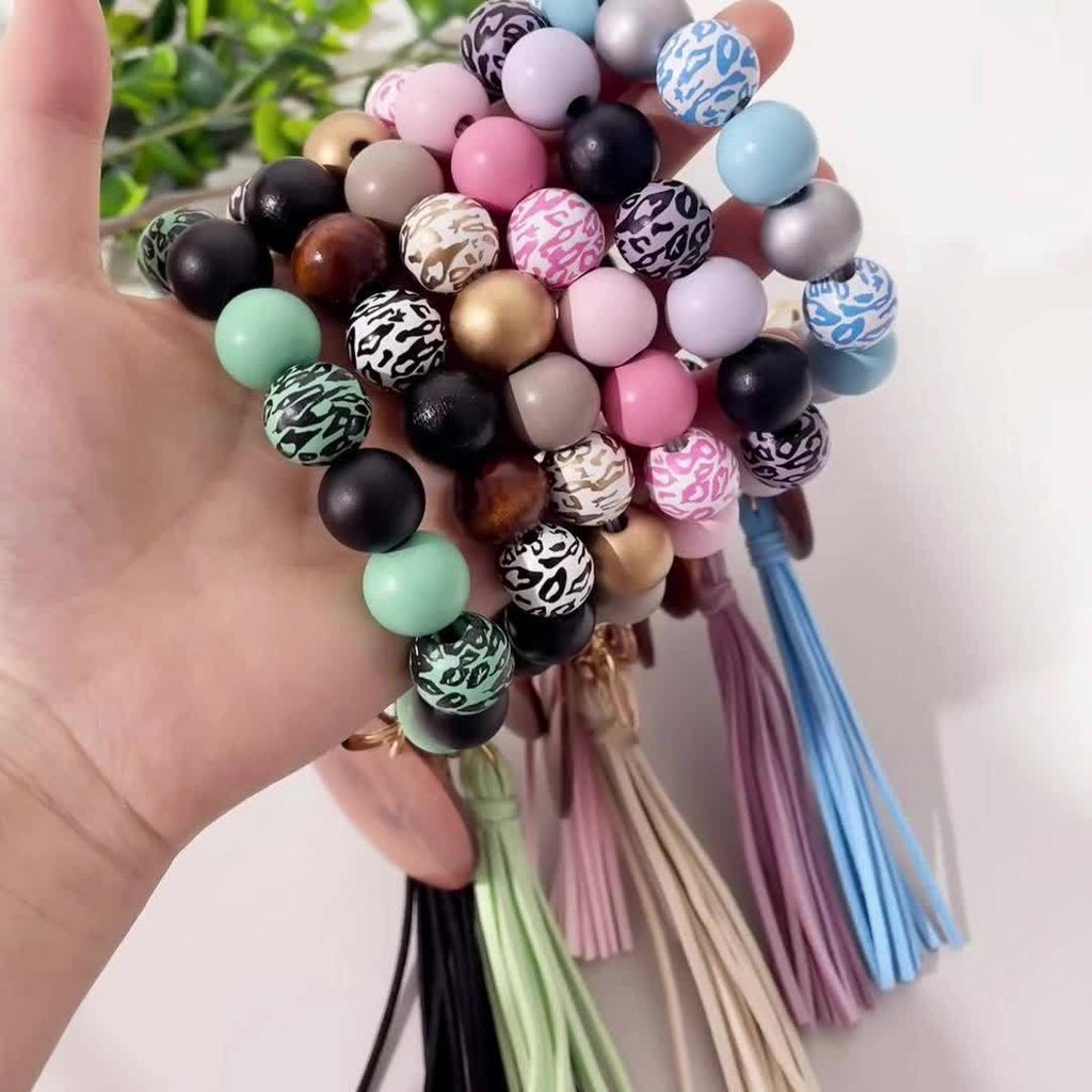 6pcs/set Printed Wooden Beads MAMA Wooden Plaque Charm Bead Wrist Key Ring Tassel Anti Loss Car Keychain Backpack Accessories Gift for Mom Mother's Day Holiday Gift