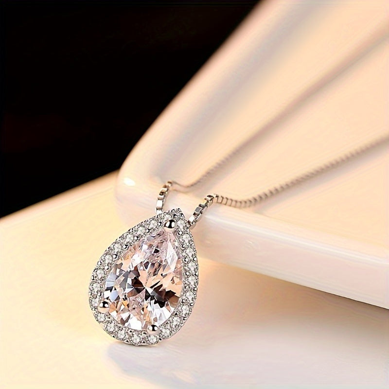 Water Drop Moissanite Pendant Necklaces for Women, 1CT D Color Moissanite Moissanite Necklaces, 925 Sterling Silver Drop Necklaces, Bridal Set Jewelry Gifts with Certificate