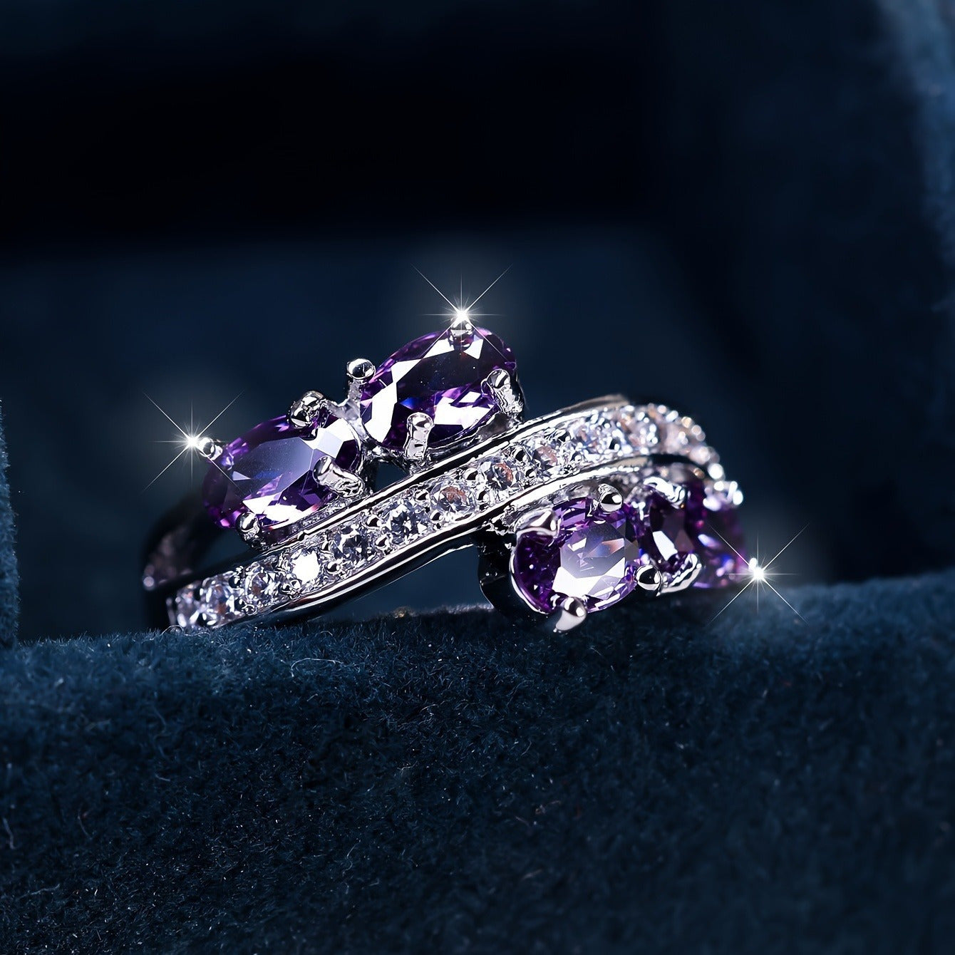 [Bride Wedding Ring] S925 Pure Silvery Purple Charm Ring Elegant Purple Synthetic Zirconia Ladies Ring | Bride Wedding Ring, Shiny Jewelry, Creative Design, Total Weight Of The Product (2.95g)