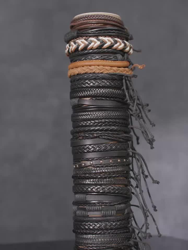 A Random Selection Of 20 Stylish, Retro, Casual, Street-style PU Leather Bracelet Sets. Available In A Variety Of Designs, Shipped At Random. Ideal for Men's Casual Attire, Street Style, Parties, Holidays And As Festive Gifts.