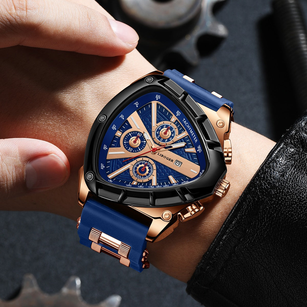 Unique Luxury Men'S Watch Featuring a Silicone Band And a Triangular Dial, Perfect for Tracking The Date. This Quartz Timepiece Is Suitable for Both Business And Casual Occasions, Making It an Excellent Gift for Birthdays, Holidays