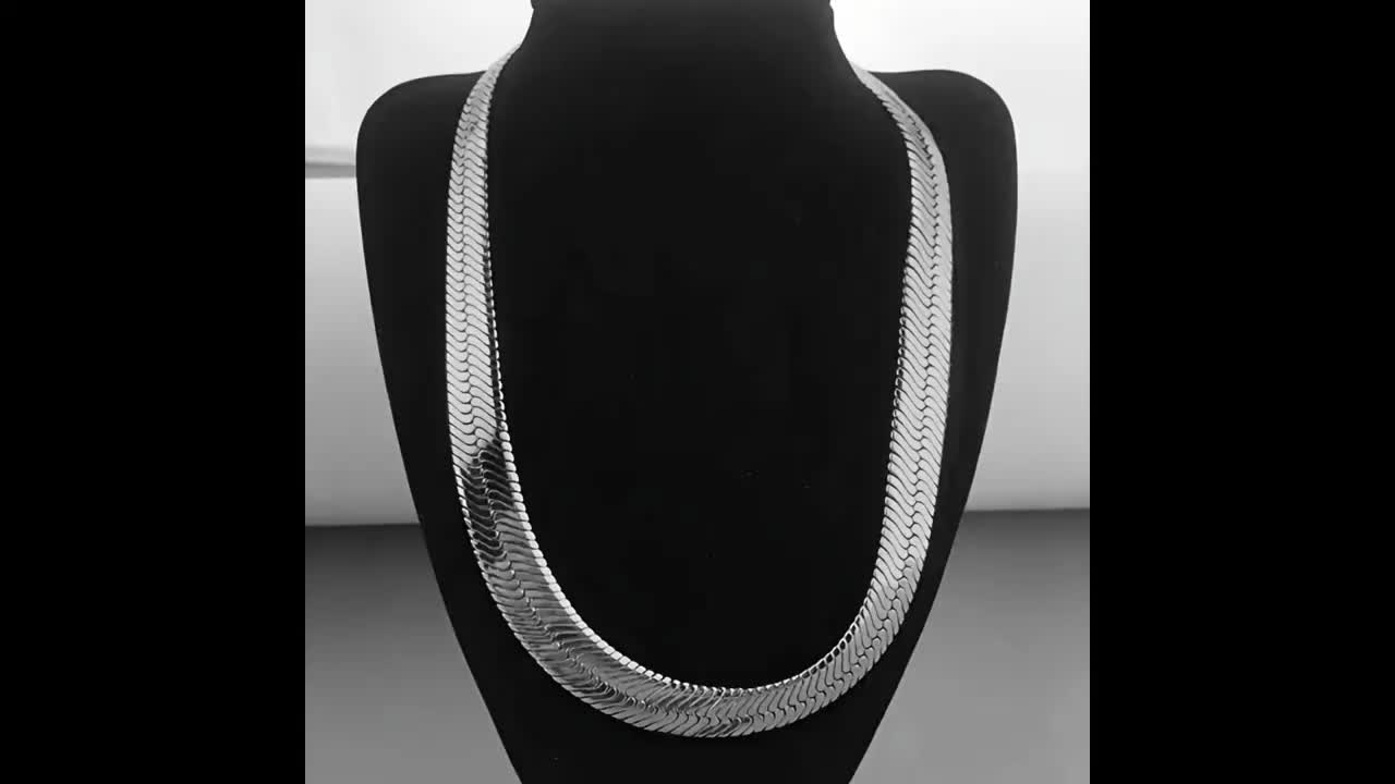[Valentine's Day, Halloween] 2D Flat - 925 Sterling Silver Flat Snake Bone Necklace, Stylish And Simple, Can Be Stacked, Suitable For All Occasions, Valentine's Day, Halloween, Or As A Holiday Gift For Family And Friends. Comes With A Gift Box (Buy Three
